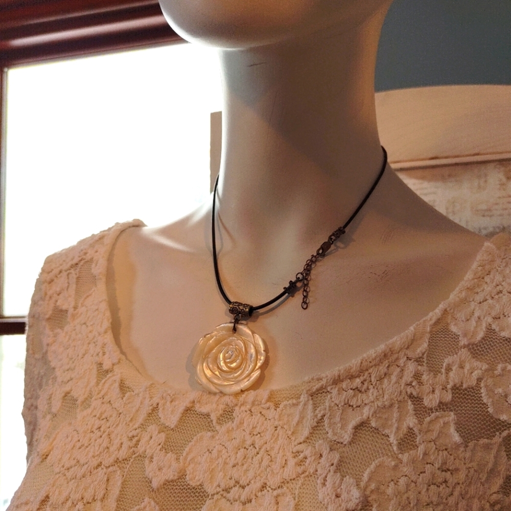 Mother of pearl Rosette SS choker with sterling silver extender 16-18